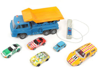 Lot 32 - DIVERS (6)