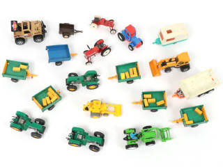 Lot 329 - DIVERS (19)