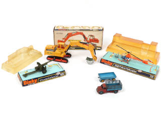 Lot 233 - DINKY TOYS (GB) (5)