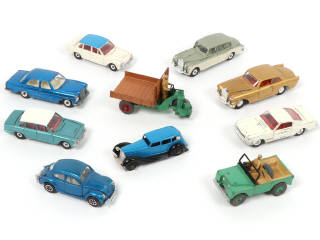 Lot 214 - DINKY TOYS (FRANCE) (10)