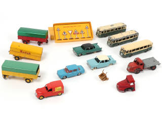 Lot 221 - DINKY TOYS (FRANCE) (14)