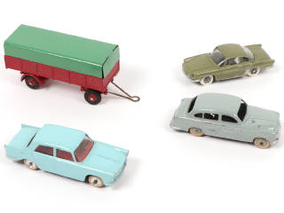 Lot 284 - DIVERS (4)