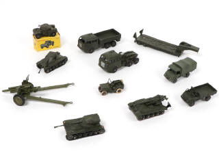 Lot 218 - DINKY TOYS (FRANCE) (11)