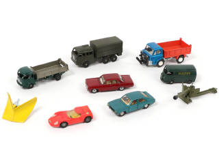 Lot 224 - DINKY TOYS (7)