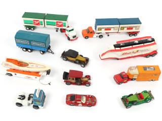 Lot 306 - DIVERS (12)