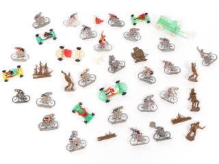 Lot 9 - DIVERS (40)