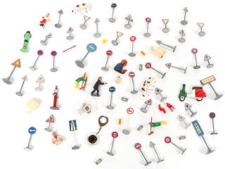 Lot 10 - DIVERS (50)