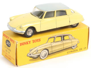 Lot 293 - DINKY TOYS (FRANCE) (1)