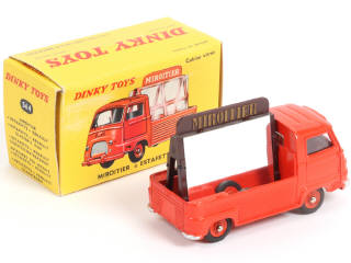 Lot 380 - DINKY TOYS (FRANCE) (1)