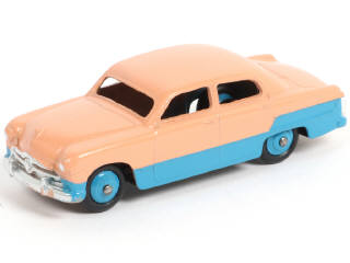 Lot 470 - DINKY TOYS (GB) (1)