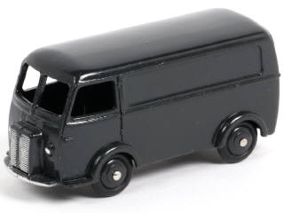 Lot 367 - DINKY TOYS (FRANCE) (1)