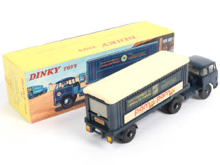 Lot 394 - DINKY TOYS (FRANCE) (1)