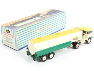 Lot 398 - DINKY TOYS (FRANCE) (1)