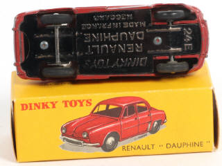 Lot 303 - DINKY TOYS (FRANCE) (1)
