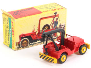 Lot 334 - DINKY TOYS (FRANCE) (1)