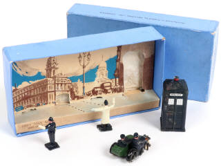 Lot 445 - DINKY TOYS (GB) (1)