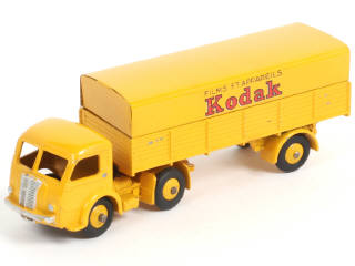 Lot 361 - DINKY TOYS (FRANCE) (1)