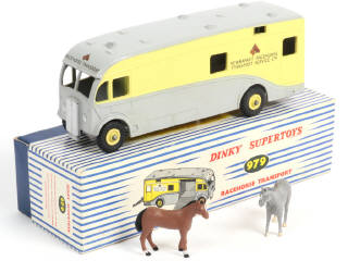 Lot 534 - DINKY TOYS (GB) (1)