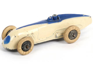 Lot 225 - DINKY TOYS (FRANCE) (1)