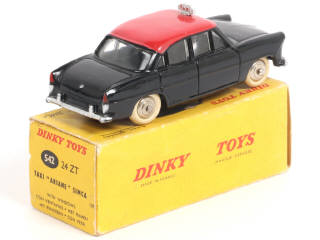 Lot 282 - DINKY TOYS (FRANCE) (1)