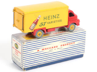 Lot 527 - DINKY TOYS (GB) (1)