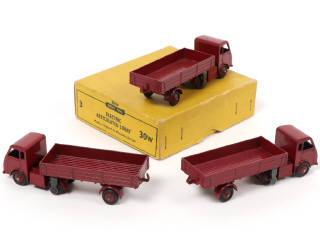 Lot 449 - DINKY TOYS (GB) (1)