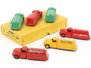 Lot 450 - DINKY TOYS (GB) (1)
