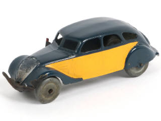 Lot 240 - DINKY TOYS (FRANCE) (1)