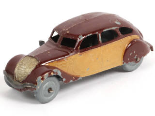 Lot 241 - DINKY TOYS (FRANCE) (1)
