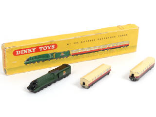 Lot 415 - DINKY TOYS (GB) (1)