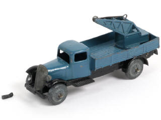 Lot 351 - DINKY TOYS (FRANCE) (1)