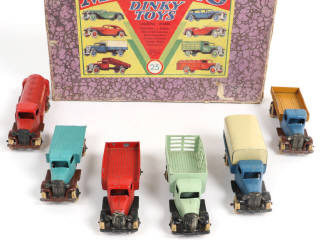 Lot 350 - DINKY TOYS (FRANCE) (1)