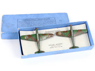 Lot 433 - DINKY TOYS (GB) (1)