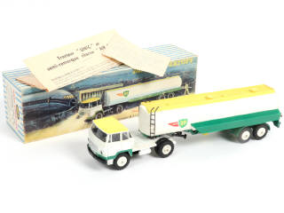 Lot 397 - DINKY TOYS (FRANCE) (1)