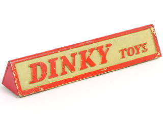 Lot 213 - DINKY TOYS (FRANCE) (1)