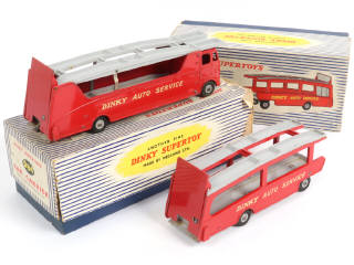 Lot 540 - DINKY TOYS (GB) (2)