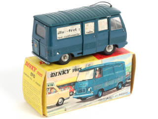 Lot 382 - DINKY TOYS (FRANCE) (1)