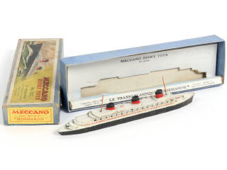 Lot 337 - DINKY TOYS (FRANCE) (1)
