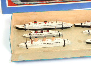 Lot 417 - DINKY TOYS (GB) (1)