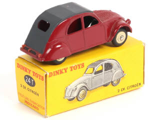 Lot 271 - DINKY TOYS (FRANCE) (1)