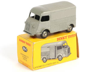 Lot 372 - DINKY TOYS (FRANCE) (1)