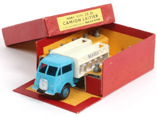 Lot 385 - DINKY TOYS (FRANCE) (1)