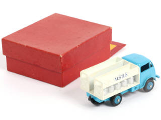 Lot 385 - DINKY TOYS (FRANCE) (1)