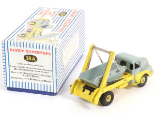 Lot 391 - DINKY TOYS (FRANCE) (1)