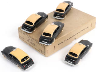 Lot 256 - DINKY TOYS (FRANCE) (6)