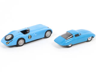 Lot 47 - DIVERS (2)