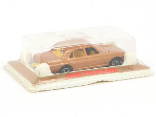 Lot 75 - MAJORETTE (FRANCE) (1)