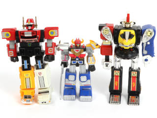 Lot 113 - BANDAÏ (JAPON) (3)