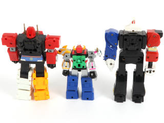 Lot 113 - BANDAÏ (JAPON) (3)