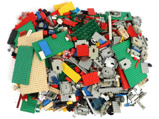 Lot 225 - LEGO (DANEMARK) (1)
